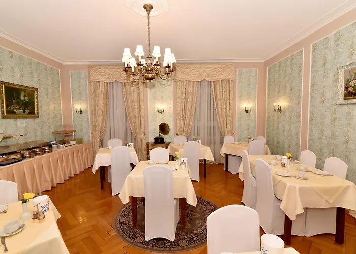 レーマーホフ 3*